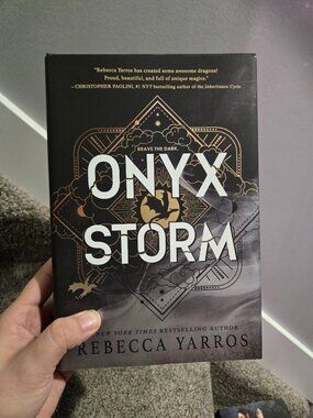 Onyx Storm by Rebecca Yarros | The Empyrean Series | EUC